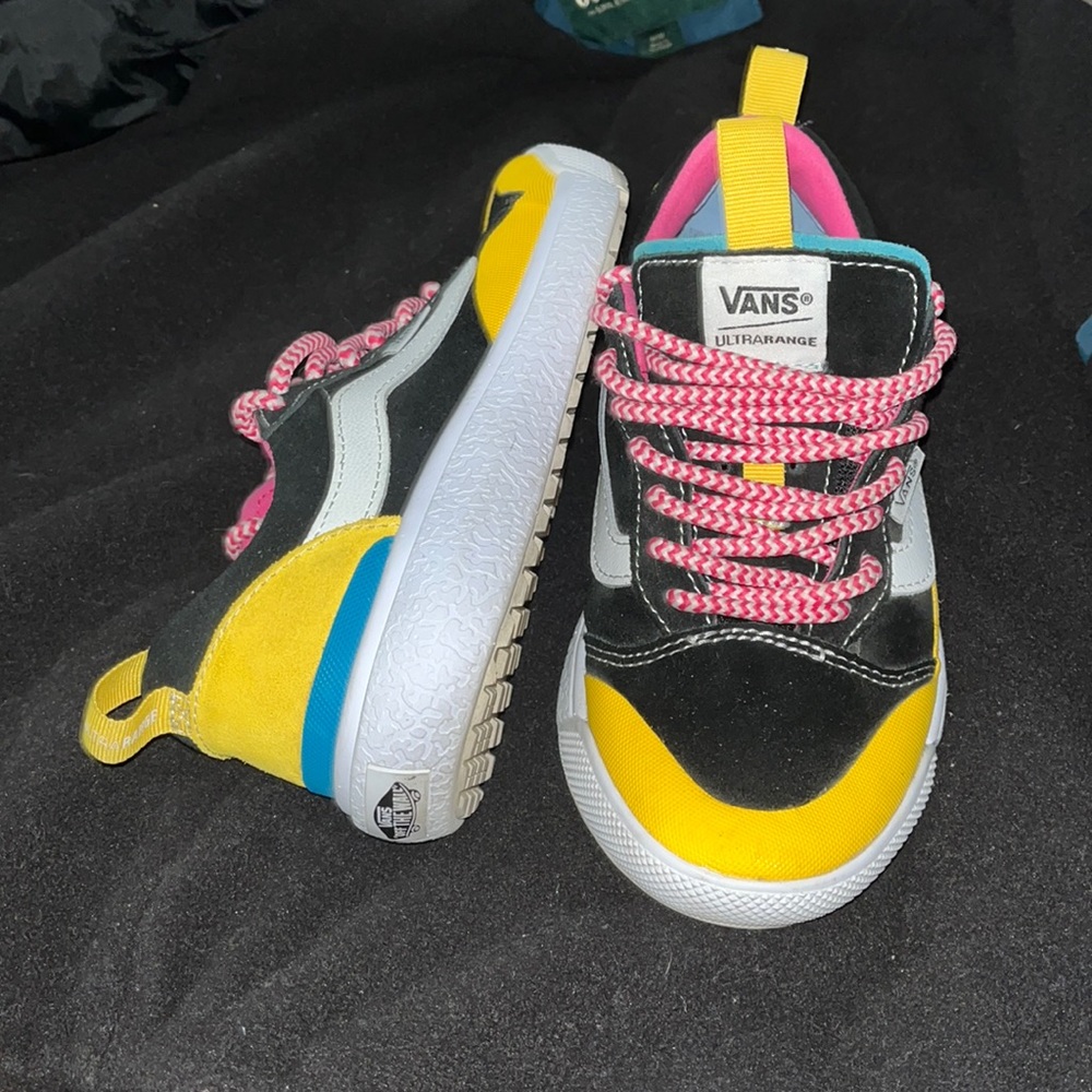 BLK/Yellow Suede Vans UltraRange